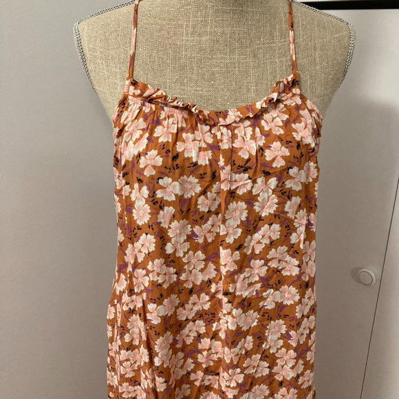 Small Lush Floral Maxi Dress - Picture 2 of 7